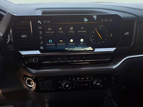 Used 2024 Chevrolet Silverado 3500 LT w/ Convenience Package image 10