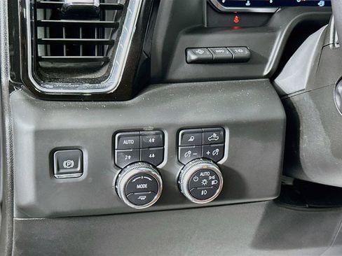 Used 2025 GMC Sierra 1500 Denali Ultimate AWD/4WD image 11