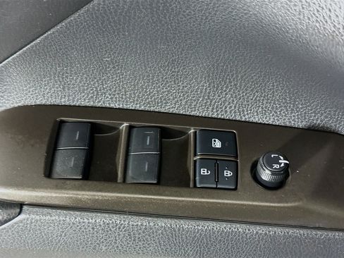 Used 2022 Toyota Camry LE w/ Convenience Package image 24