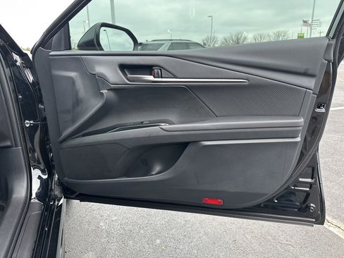 Certified 2025 Toyota Camry SE w/ Convenience Package image 10