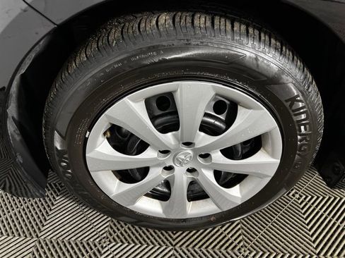 Used 2025 Toyota Corolla LE image 20