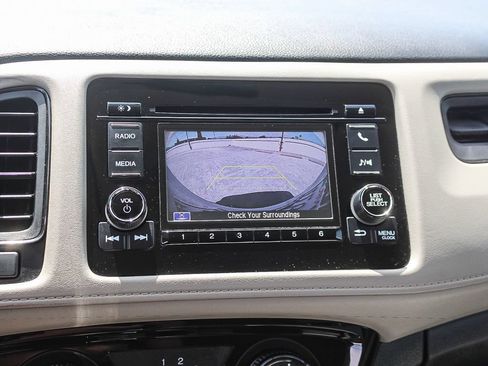 Certified 2021 Honda HR-V LX image 24