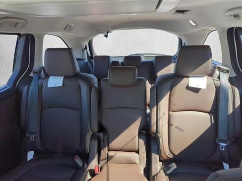 New 2026 Honda Odyssey Touring image 19