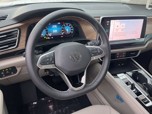New 2026 Volkswagen Atlas SE FWD image 34