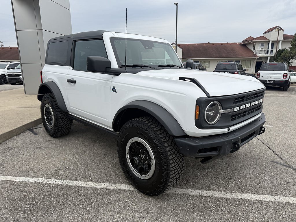 Used 2023 Ford Bronco Black Diamond w/ Sasquatch Package AWD/4WD image 8