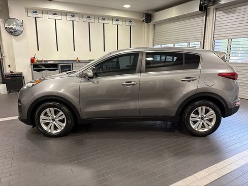 Used 2019 Kia Sportage LX FWD image 2