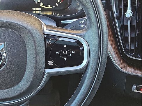 Certified 2020 Volvo XC60 T6 Inscription w/ Protection Package Premier image 21