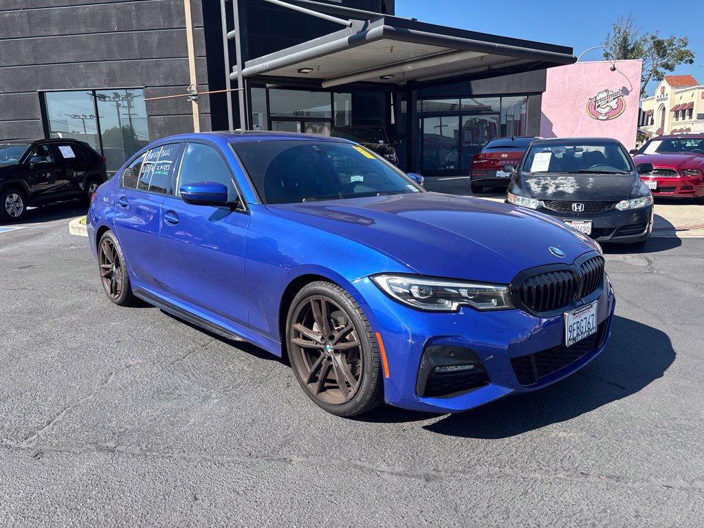 Used 2019 BMW 330i Sedan w/ M Sport Package RWD image 2