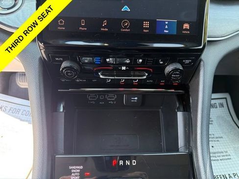 Used 2023 Jeep Grand Cherokee L Limited w/ Luxury Tech Group II AWD/4WD image 32