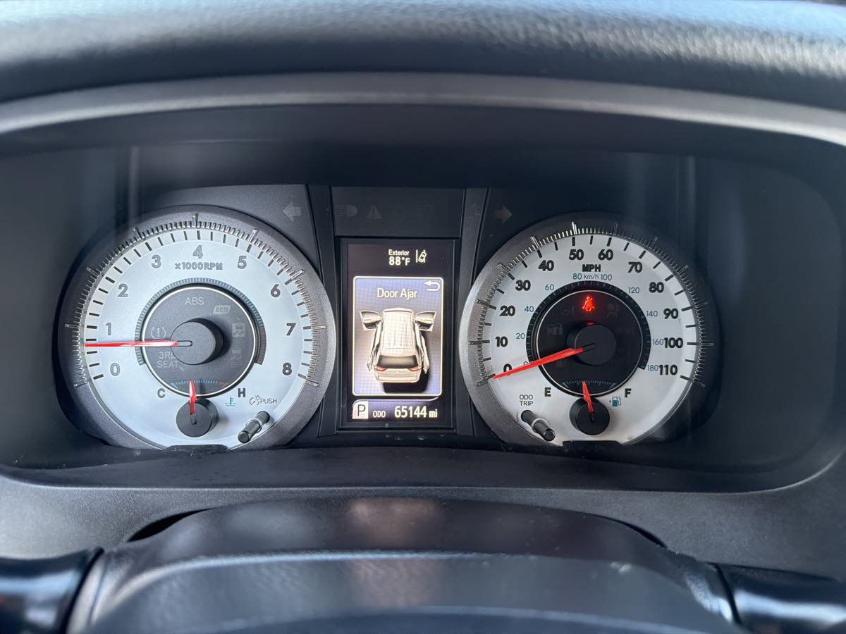 Used 2018 Toyota Sienna SE FWD image 26