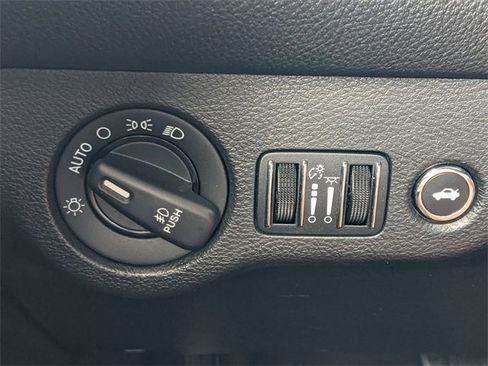 Certified 2017 Dodge Challenger SXT Plus image 19