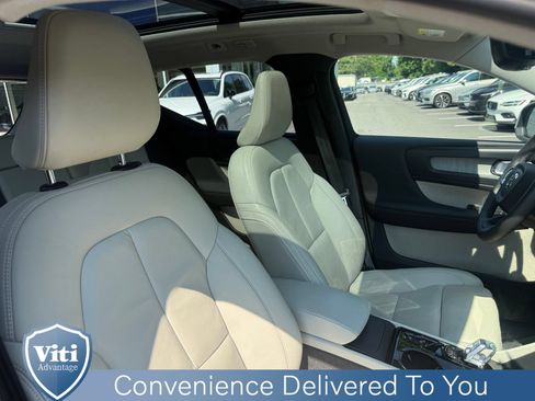 Certified 2024 Volvo XC40 B5 Plus w/ Protection Package Premier AWD/4WD image 31