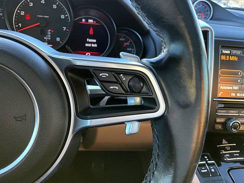Used 2016 Porsche Cayenne image 19
