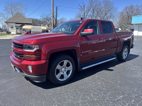 Used 2018 Chevrolet Silverado 1500 LT w/ All Star Edition image 2