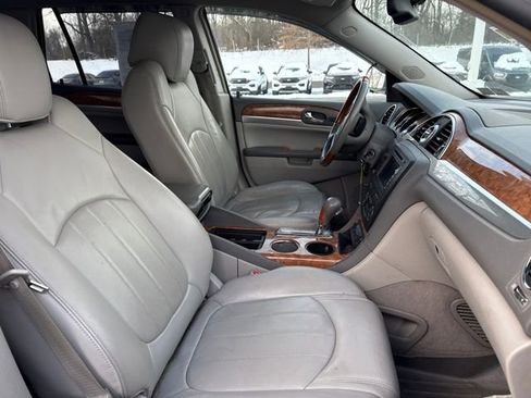 Used 2010 Buick Enclave CXL image 10