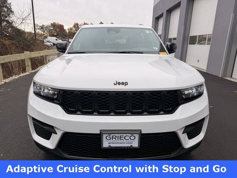 Certified 2025 Jeep Grand Cherokee Altitude image 2