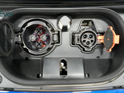 Used 2025 Nissan Leaf S FWD image 10