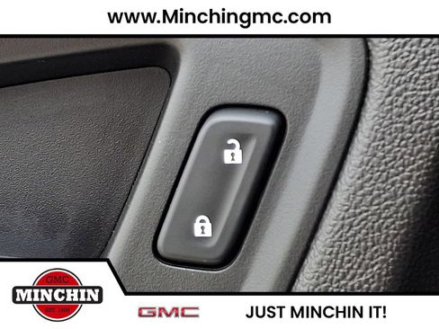Used 2016 Chevrolet Colorado LT w/ Midnight Edition AWD/4WD image 24