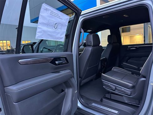 New 2026 Chevrolet Suburban Premier image 16