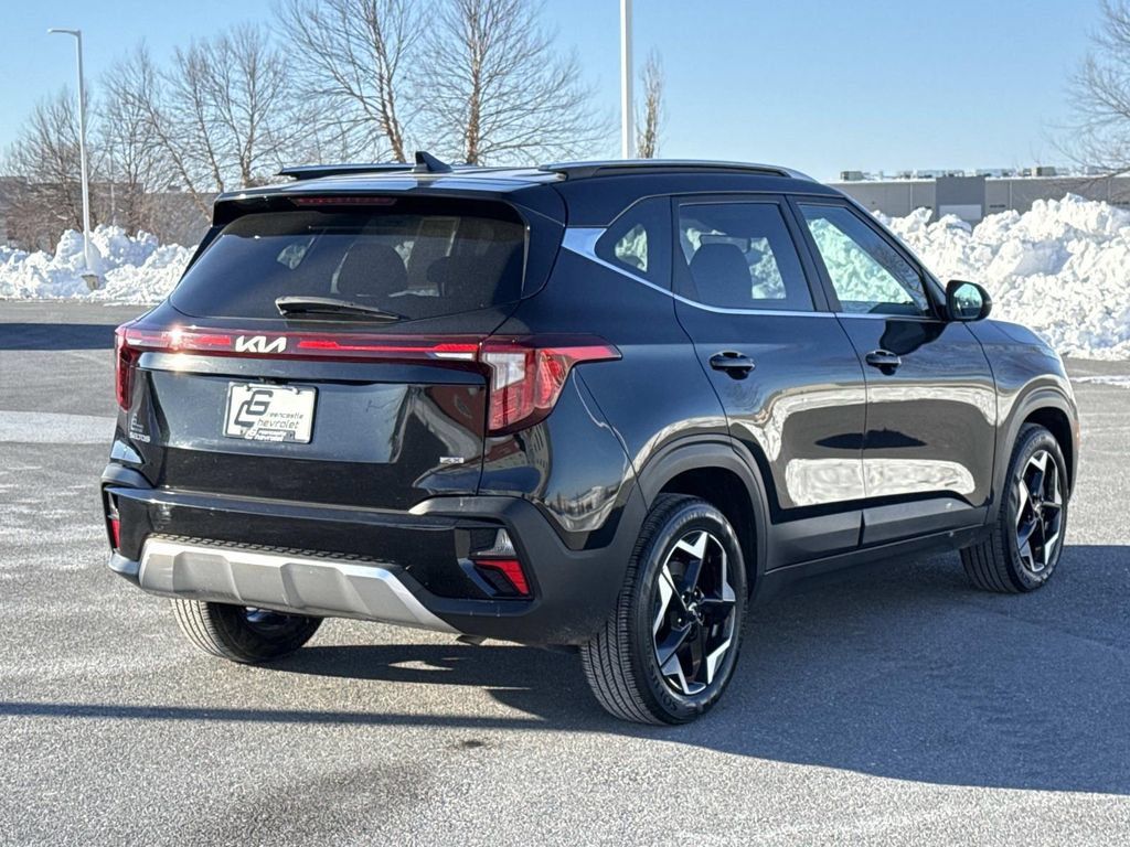 Used 2024 Kia Seltos EX AWD/4WD image 25