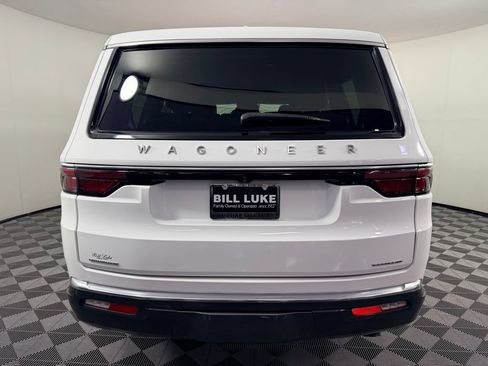 Used 2022 Jeep Wagoneer Series III AWD/4WD image 8
