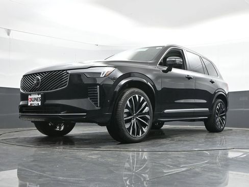 New 2026 Volvo XC90 B6 Plus w/ Protection Package Premier AWD/4WD image 44