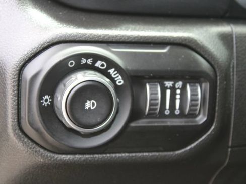 Used 2022 Jeep Wrangler Unlimited Sport AWD/4WD image 12