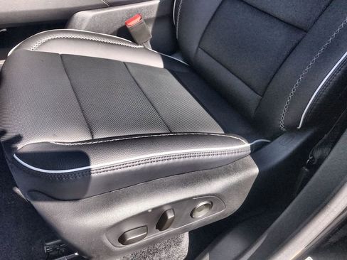 New 2026 GMC Acadia Denali w/ Super Cruise Package FWD image 12