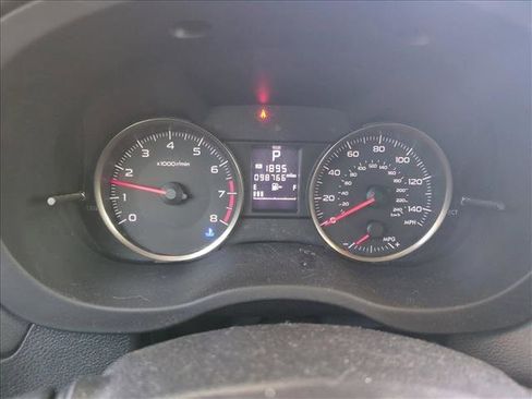 Used 2016 Subaru Crosstrek 2.0i Premium image 9