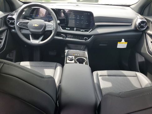 New 2026 Chevrolet Equinox LT w/ Convenience Package II FWD image 10