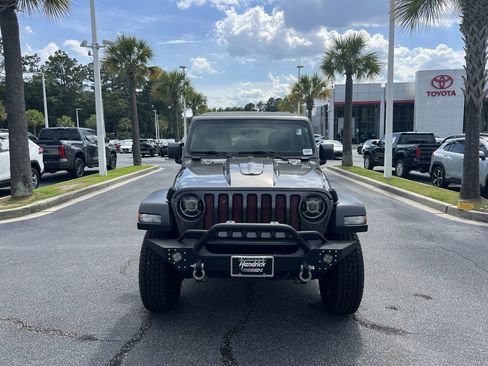 Used 2018 Jeep Wrangler Unlimited Sport S AWD/4WD image 3