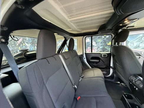 Used 2021 Jeep Wrangler Unlimited Sport AWD/4WD image 29
