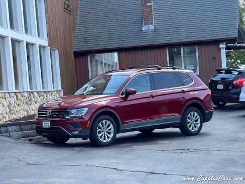 Used 2018 Volkswagen Tiguan SE AWD/4WD image 2