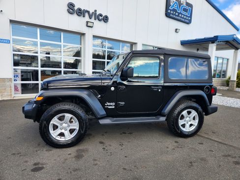 Used 2018 Jeep Wrangler Sport AWD/4WD image 7
