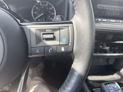 Used 2023 Nissan Rogue SL AWD/4WD image 20