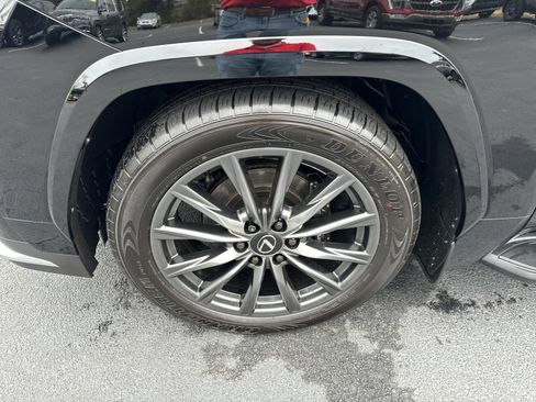 Used 2024 Lexus LX 600 F Sport image 9