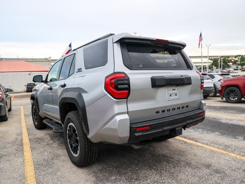Used 2025 Toyota 4Runner TRD Off-Road Premium AWD/4WD image 9