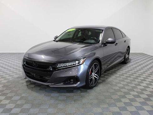 Used 2021 Honda Accord Touring image 2