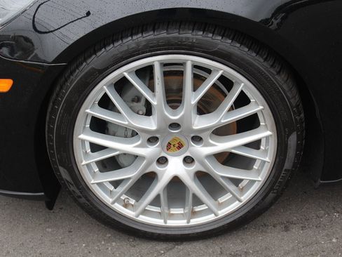 Used 2018 Porsche Panamera 4S image 29