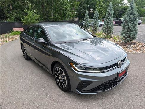 Certified 2025 Volkswagen Jetta Sport FWD image 7