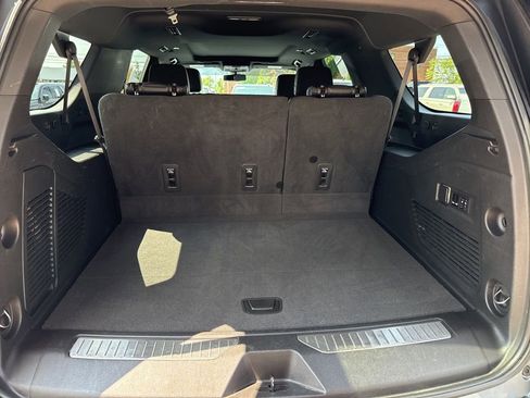 Used 2022 Chevrolet Suburban RST w/ Luxury Package image 52