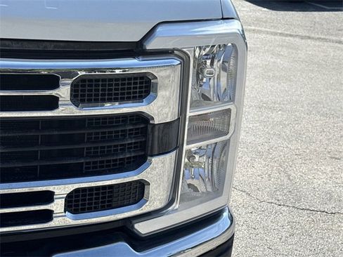 Certified 2024 Ford F350 XLT image 9