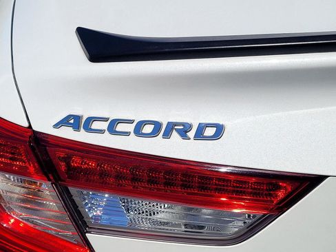 Used 2020 Honda Accord Sport image 11