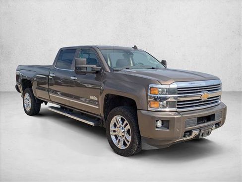 Used 2015 Chevrolet Silverado 2500 High Country w/ Duramax Plus Package image 3