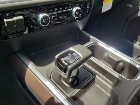 New 2026 GMC Sierra 1500 SLT w/ SLT Premium Package image 12