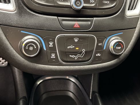 Used 2016 Chevrolet Malibu LT FWD image 19