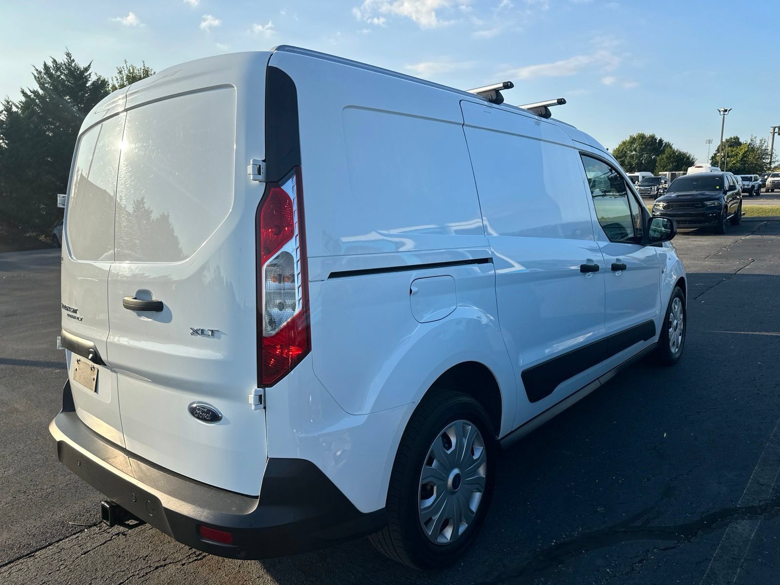 Used 2023 Ford Transit Connect XLT FWD image 5