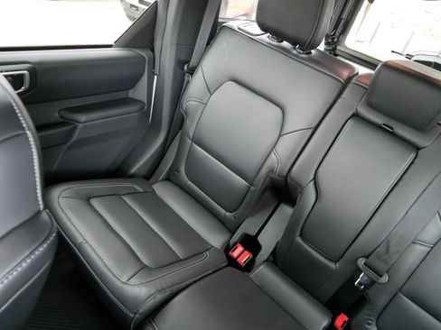 Used 2025 Ford Bronco Outer Banks w/ Sasquatch Package AWD/4WD image 12