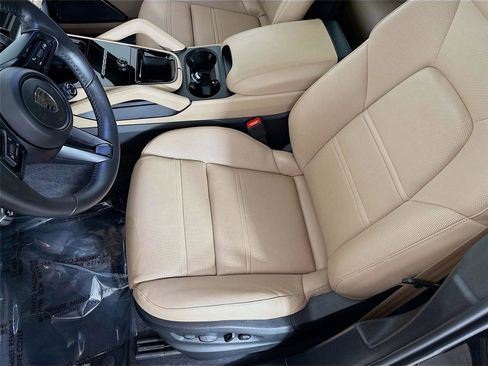 Used 2025 Porsche Cayenne Turbo image 20