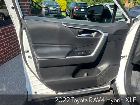 Used 2022 Toyota RAV4 XLE w/ Convenience Package AWD/4WD image 9